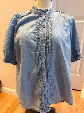 Talbots denim 100% cotton ruffle short sleeve blouse, size medium